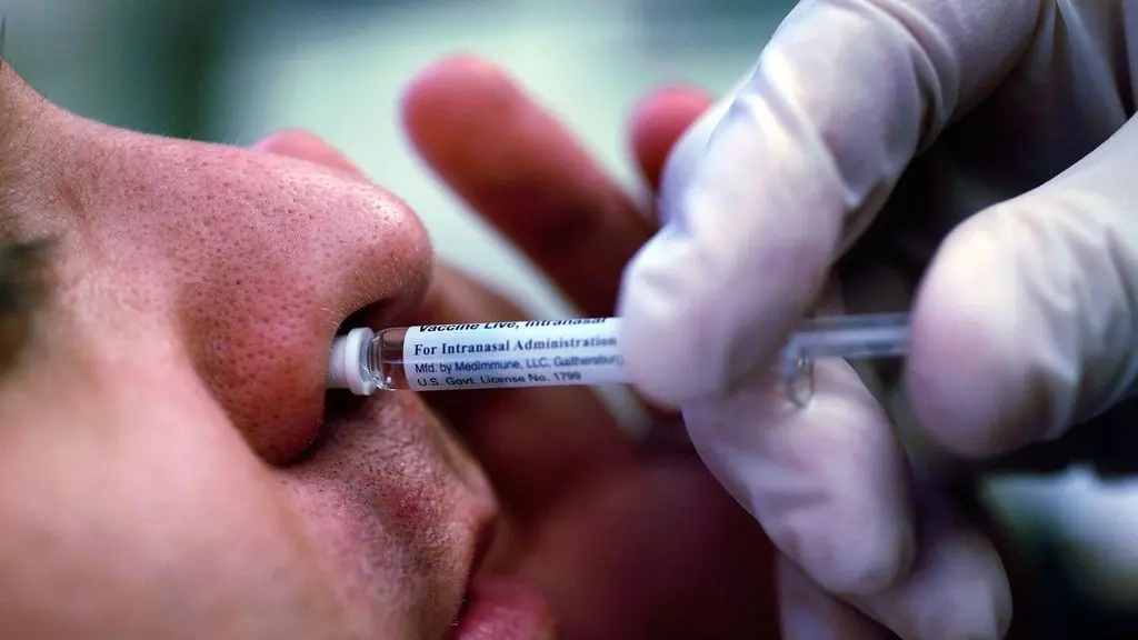 vacuna-intranasal.jpg