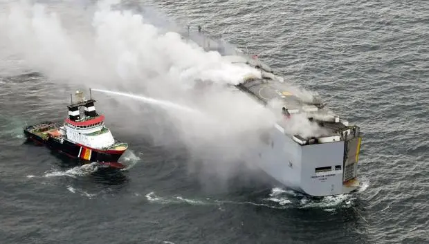El servicio costero de Holanda trata de enfriar el Fremantle Highway