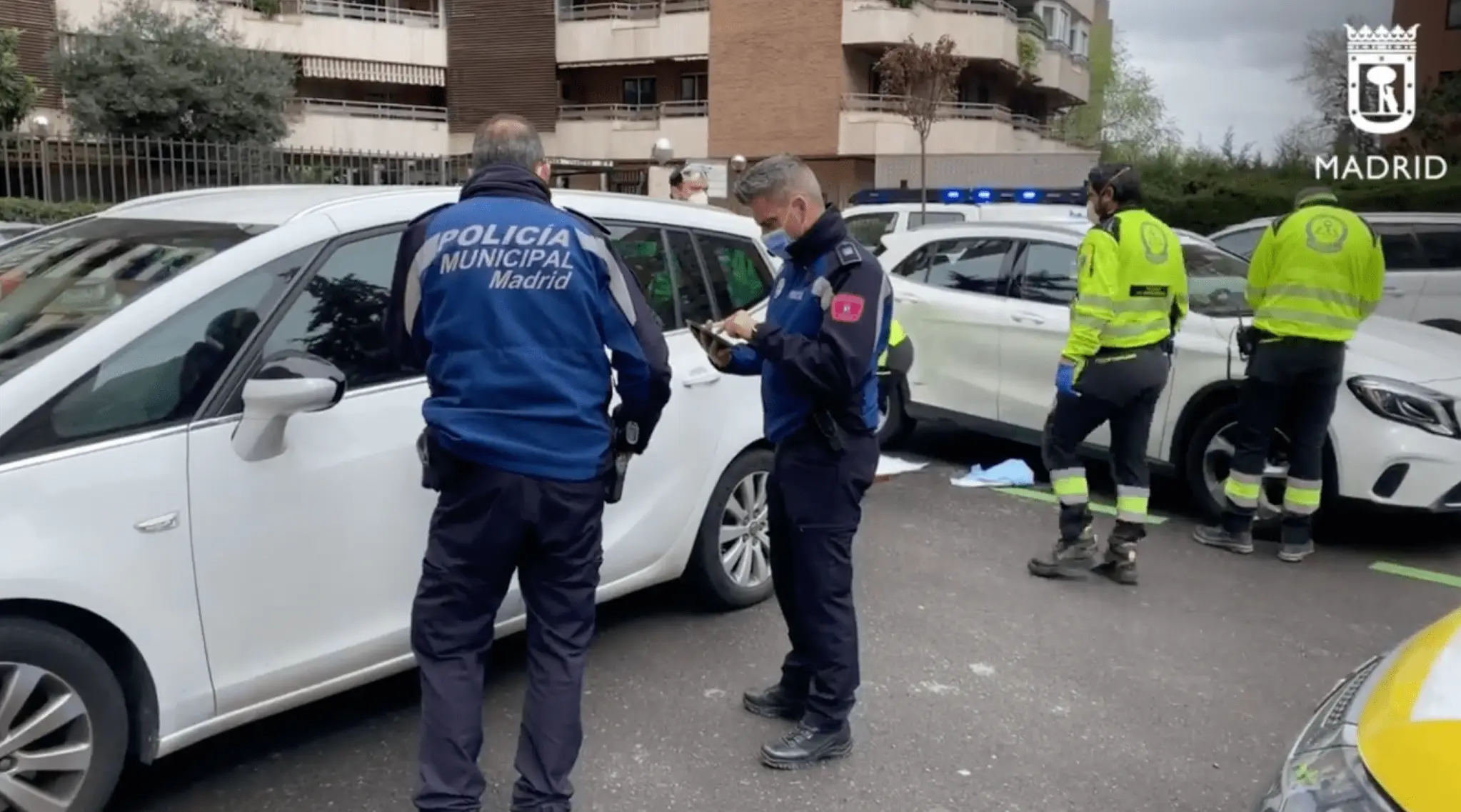 policia-calle-pedro-rico.png
