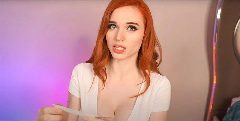 Amouranth streamer