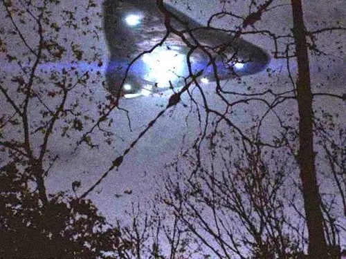 Naves-alien%C3%ADgenas-triangulares.jpg
