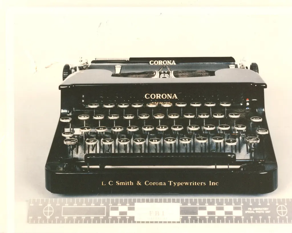 Kaczynski_Typewriter.jpg