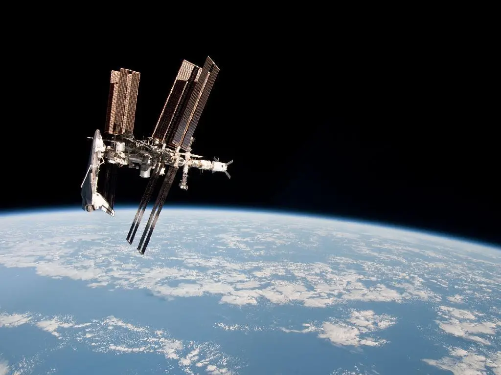 estacion-espacial-internacional-el-endeavour-L-oSKgyp.jpeg