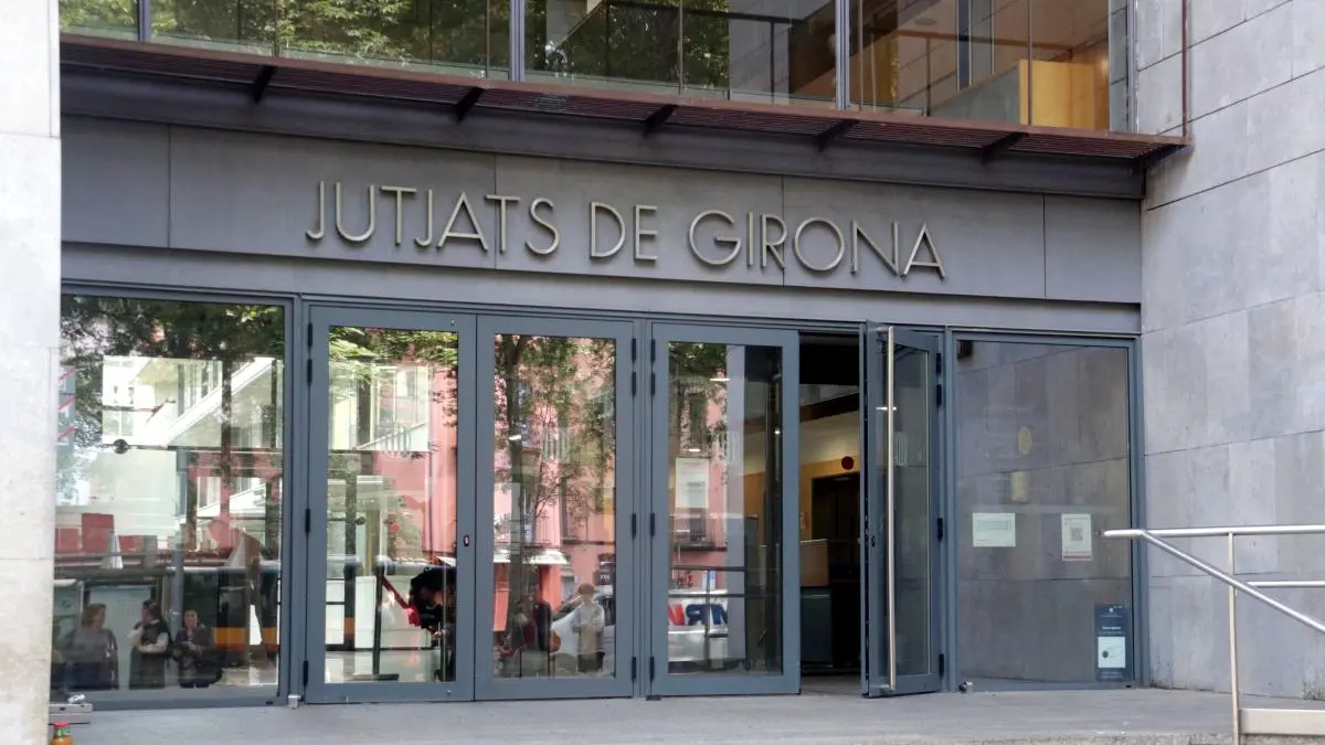 www.lavanguardia.com
