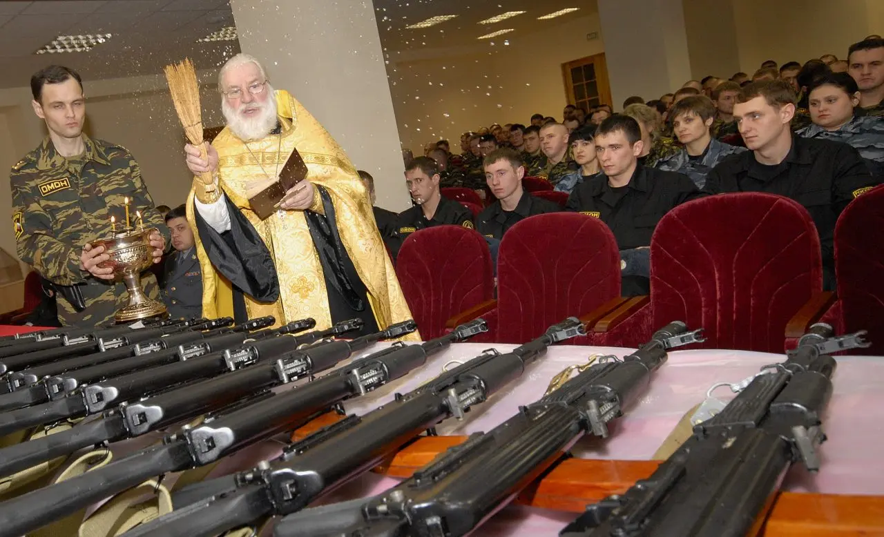 oCYR1lr.jpg