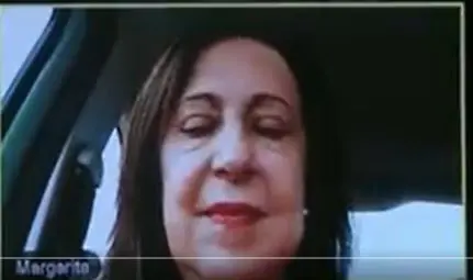 Margarita-Robles-en-el-coche.jpg