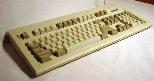 teclado_ibm_01.jpg