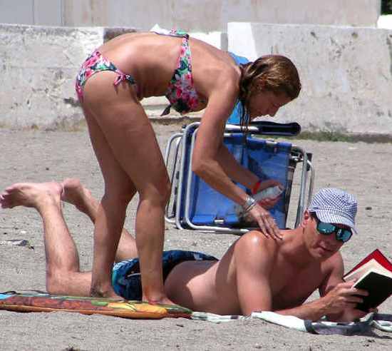 Pedro-Sa-nchez-en-la-playa.jpg