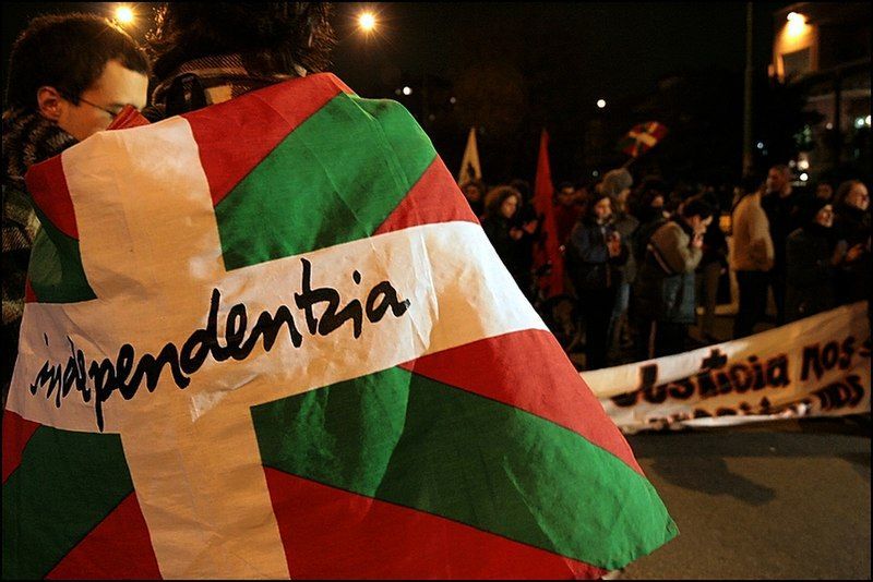 800px-Manifestaci%C3%B3n_nacionalista_vasca_en_Montevideo.jpg