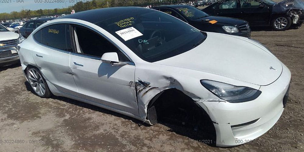 Tesla-con-problema-de-suspensión-de-serie-por-defecto-de-fabricación-y-piezas-defectuosas
